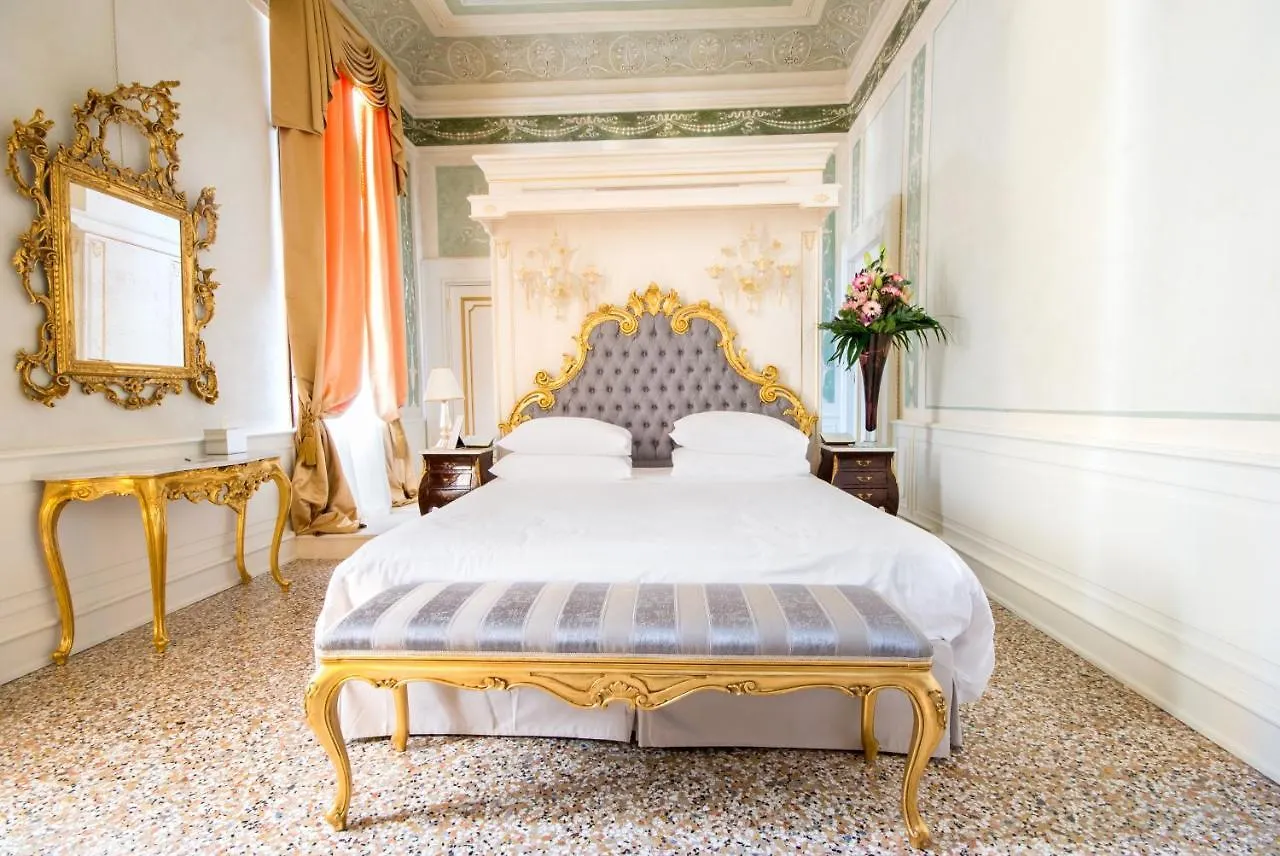 Отель Ca' Bonfadini Historic Experience Венеция 5*,  Италия