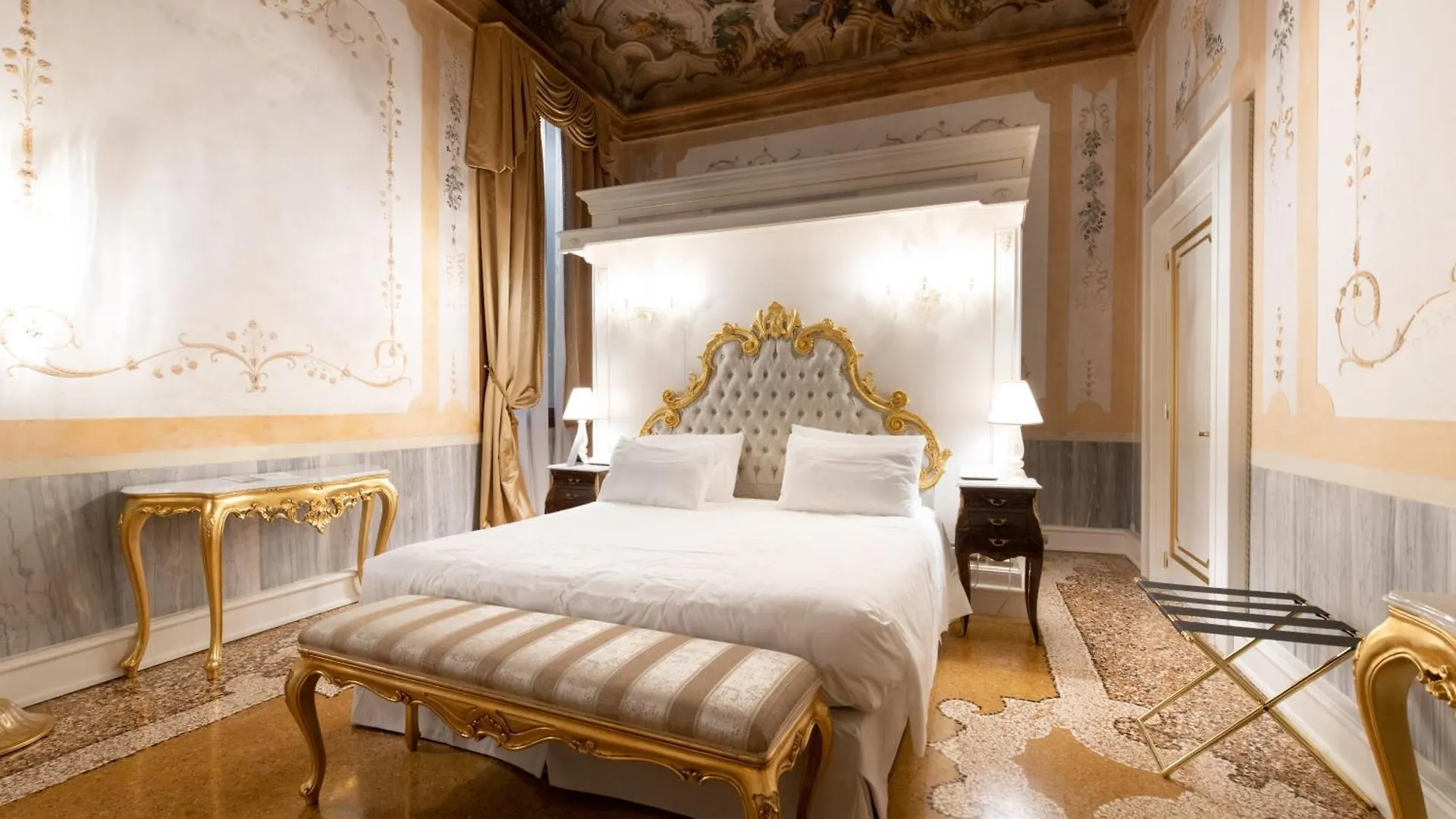 Ca' Bonfadini Historic Experience Hotel Venice