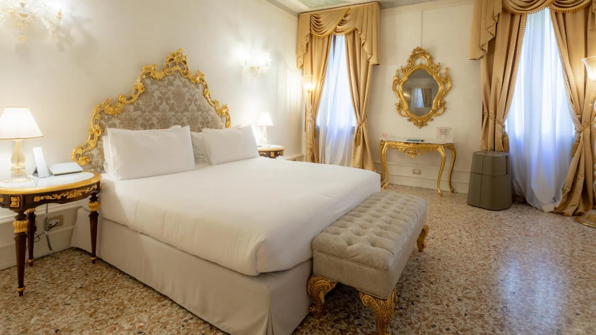 Ca' Bonfadini Historic Experience Hotel Venice