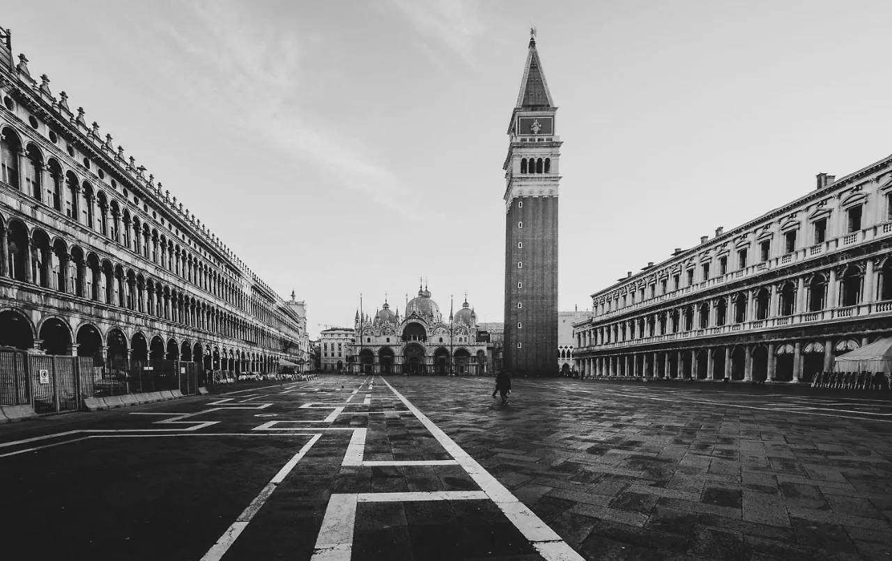 Отель Ca' Bonfadini Historic Experience Венеция 5*,  Италия