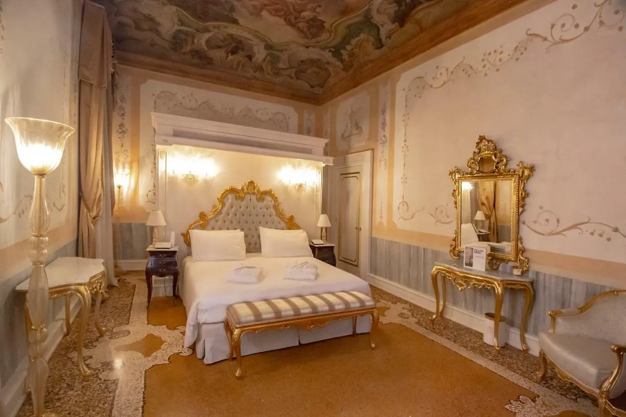 Отель Ca' Bonfadini Historic Experience Венеция